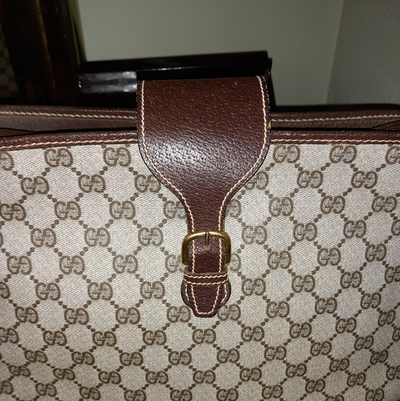 Gucci Clutch - 10 inches wide and 7.5 inches in height. - Picture 3 of 12